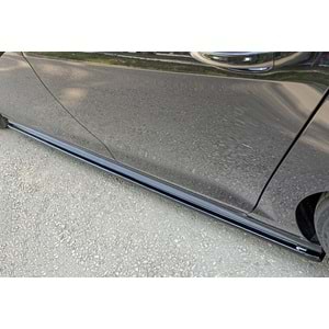 VW Golf Mk7 2012+ - Marşpiyel Çıta/Yan Alt, A Plus GTI V1 Stil, Piano Black Parlak Ürün Yüzeyi, Vakum, Set