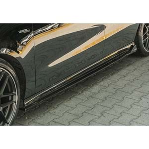 M. Benz C118 CLA45 2019+ - Marşpiyel Çıta/Alt, A Plus CLA45 S Aero Pack V1 Stil, Piano Black Parlak Ürün Yüzeyi, Vakum Set