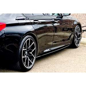 BMW G30 2017+ - Marşpiyel Çıta/Yan Alt, B Plus Custom Performance V1 Stil 3 mm, Piano Black Ürün Yüzeyi, Vakum, Set