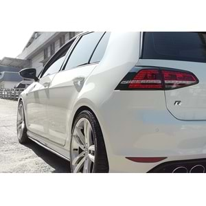 VW Golf Mk7 2012+ - Marşpiyel Alt Çıta Performance 2 mm, Piano Black, Vakum Set