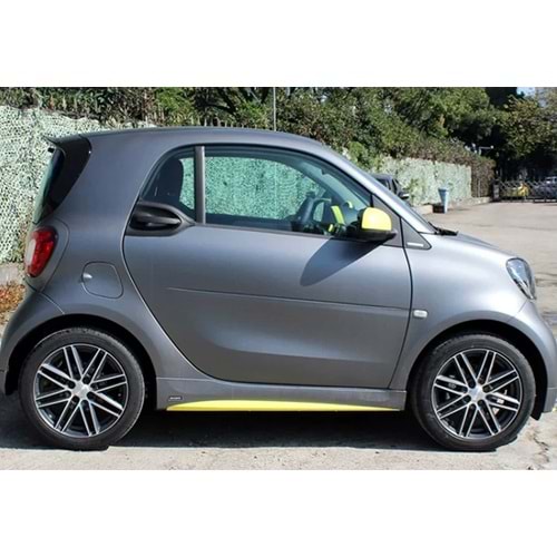 Smart Fortwo 453 2 2014+ - Marşpiyel/Yan, A Plus Brabus V1 Stil, Piano Black Parlak Ürün Yüzeyi, Vakum, Set