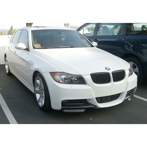 BMW E90 2004+ - Tampon Flap/Ön, M Performance V1 Stil, Piano Black Ürün Yüzeyi, Vakum, Set