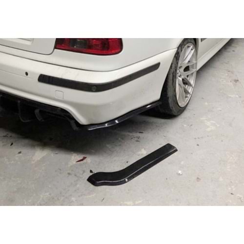 BMW E39 1995+ - Tampon Flap/Arka, B Plus M Technic V1 Stil , Piano Black Ürün Yüzeyi, Vakum, Set