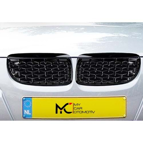 BMW E90 2004+ - Panjur Diamond Stil, Piano Black Çerçeve Krom ABS Set