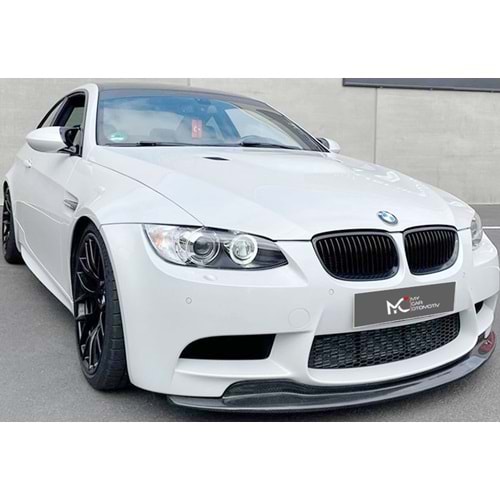 BMW E92 2007+ - Tampon Lipi/Ön, A Plus M3 GTS V2 Stil, Kısa Versiyon, Piano Black Parlak Ürün Yüzeyi, Vakum