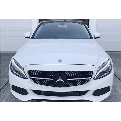 M. Benz W205 2015+ - Panjur Diamond Stil, Piano Black Üst Şerit Krm. İç Yüzey ABS