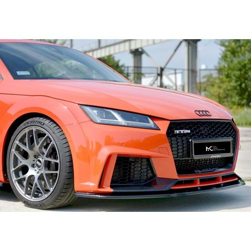 Audi TT RS Mk3 2016+ - Ön Lip Max A Plus+ RS V1 Stil, Piano Black Parlak Ürün Yüzeyi Vkm.