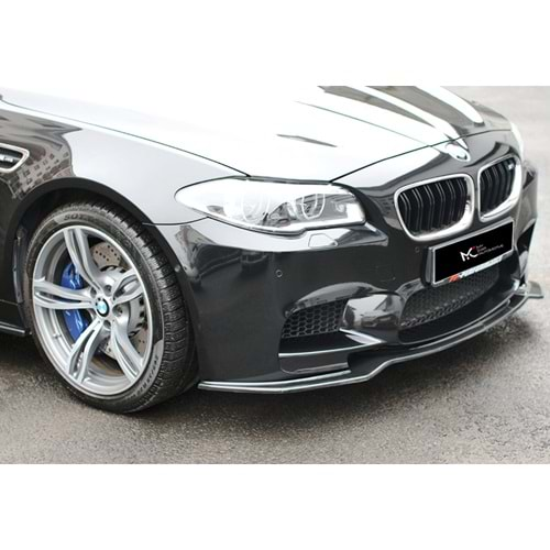 BMW F10 M5 2011+ - Ön Lip Max A Plus+ V2 Stil, Piano Black Parlak Ürün Yüzeyi Vkm.