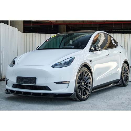 Tesla Model Y 2020+ - Tampon Lipi/Ön, A Plus Std. Line V1 Stil, Piano Black Parlak Ürün Yüzeyi, Vakum