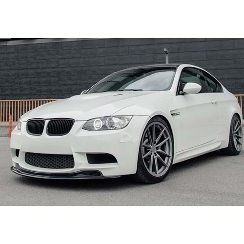 BMW E92 2007+ - Tampon Lipi/Ön, A Plus M3 GTS V2 Stil, Uzun Model, Piano Black Parlak Ürün Yüzeyi, Vakum