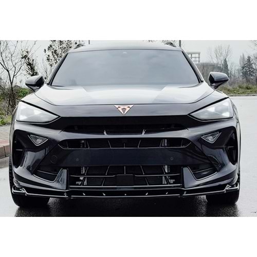 Seat Cupra Formentor Mk1 FL 2024+ - Tampon Lipi/Ön, A Plus Cupra V1 Stil, Piano Black Parlak Ürün Yüzeyi, Vakum