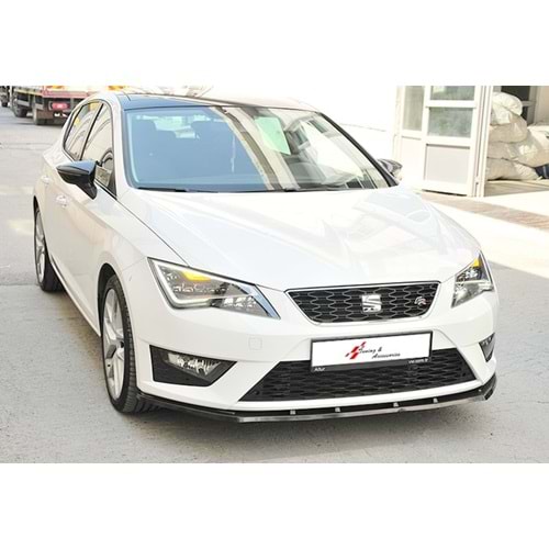 Seat Leon Mk3 2012+ - Tampon Lipi/Ön, B Plus FR Basic V1 Stil, Piano Black Parlak Ürün Yüzeyi, Vakum