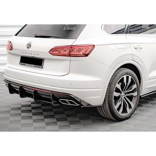 VW Touareg Mk3 2018+ - Tampon Flap/Arka Yan, A Pex R Line V1 Stil, Piano Black Parlak Ürün Yüzeyi, Vakum, Set