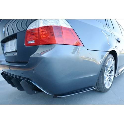 BMW E60 2003+ - Flap/Arka Yan, A Plus M Pack V1 Stil, Piano Black Ürün Yüzeyi, Vakum, Set