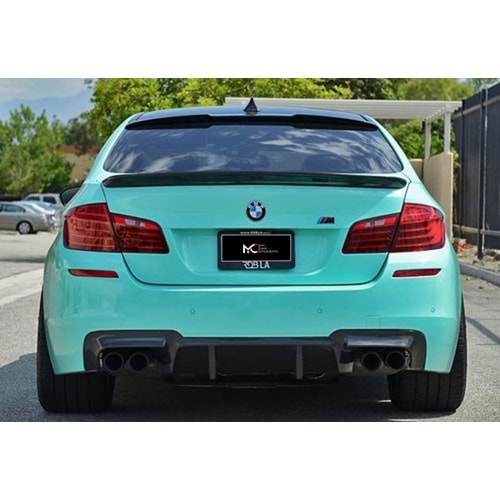 BMW F10 2010+ - Spoiler, M4 V2 Stil, Cam Üzeri, Piano Black Boyalı Ürün Yüzeyi, ABS