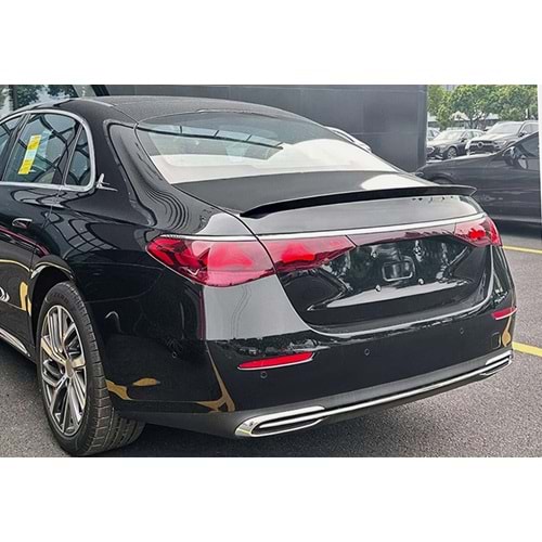 M. Benz W214 2024+ - Spoiler, E63 S V2 Anatomik Stil, Bagaj Üzeri, Piano Black Boyalı Ürün Yüzeyi, ABS