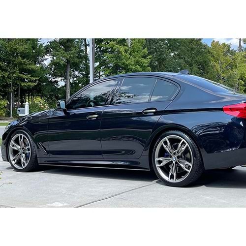 BMW G30 2017+ - Marşpiyel Çıta/Yan Alt, B Plus Oem M Performance V1 Stil, Piano Black Ürün Yüzeyi, Vakum, Set