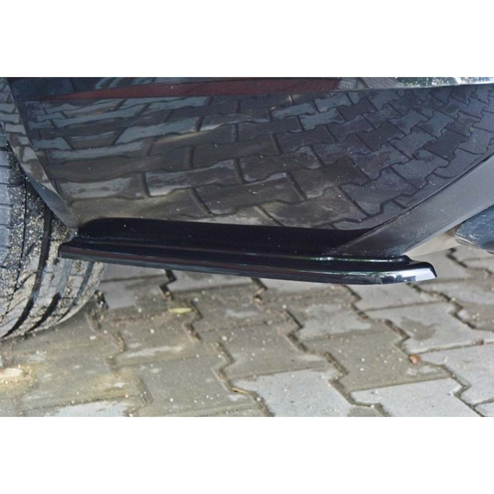 Skoda Octavia RS Mk3 RS 2013+ - Flap/Arka Yan, A Plus RS V1 Stil, Piano Black Ürün Yüzeyi, Vakum, Set