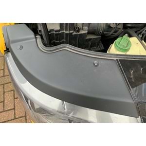 VW Transporter T5.2 2009+ - Akü ve Far Üst Kaplaması, A Plus Oem V1 Stil, Mat Siyah Ürün Yüzeyi, Vakum, Set