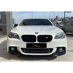 BMW F10 2010+ - Tampon Flap/Ön, B Plus M Performance V1 Stil, Piano Black, Vakum, Set