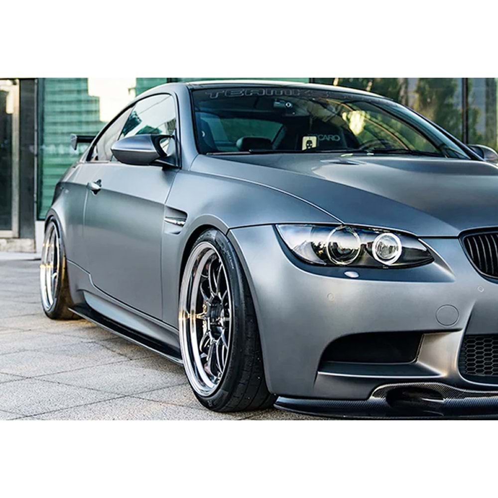 BMW E92 2007+ - Marşpiyel Çıta/Alt, B Plus M3 V1 Stil, Piano Black Ürün Yüzeyi, Vakum, Set