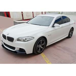 BMW F10 2010+ - Ön Ek M Performance Stil 3 Parça, Piano Black Ürün Yüzeyi Vakum Set