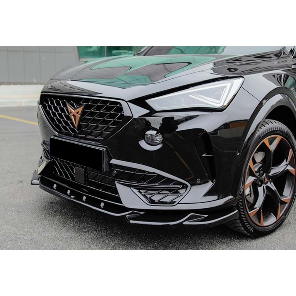 Seat Cupra Formentor Mk1 2020+ - Tampon Lipi/Ön A Plus+ Cupra V3 Stil, Piano Black Parlak Ürün Yüzeyi Vkm