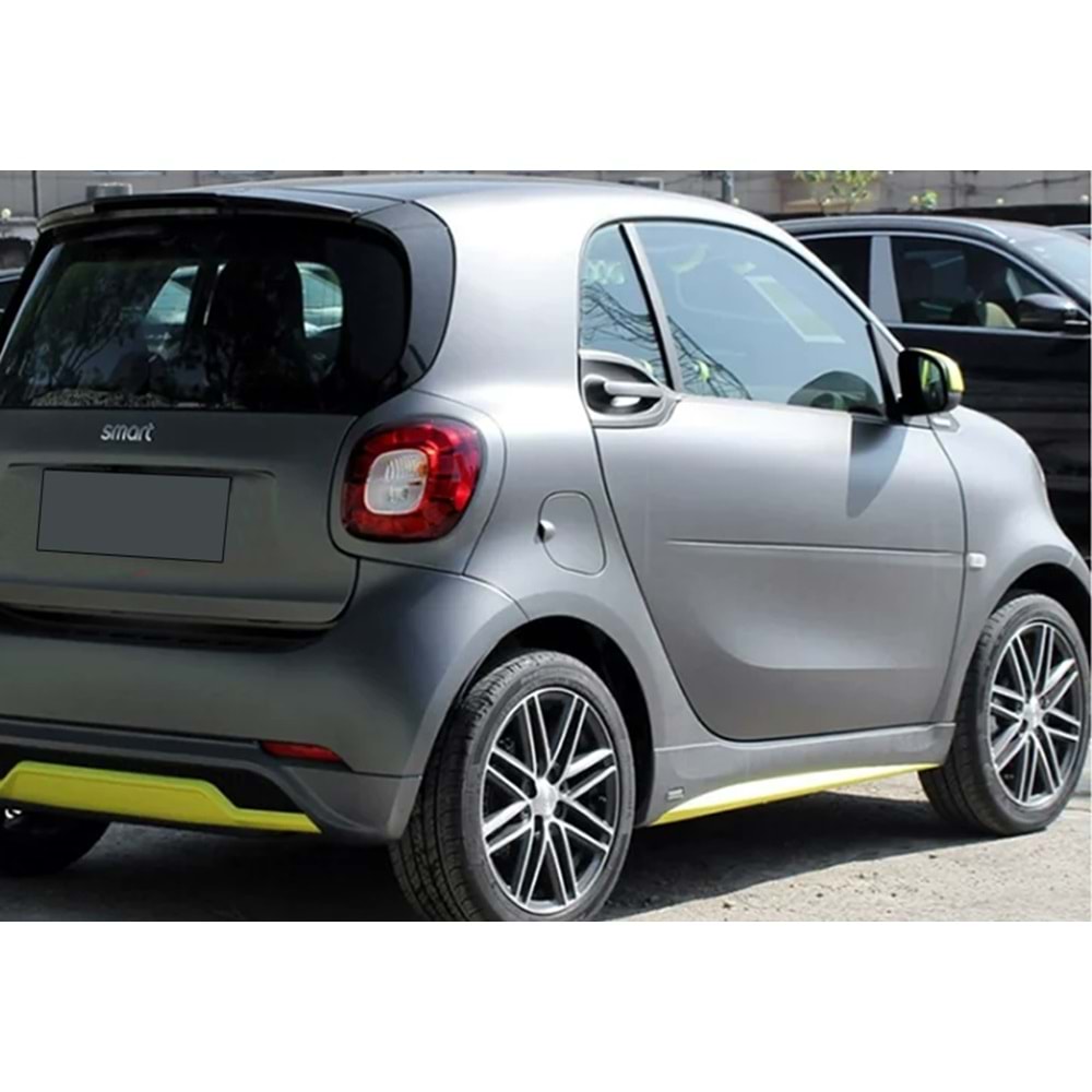 Smart Fortwo 453 2 2014+ - Marşpiyel/Yan, A Plus Brabus V1 Stil, Piano Black Parlak Ürün Yüzeyi, Vakum, Set