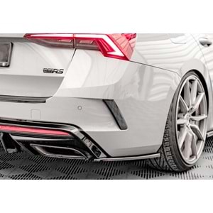 Skoda Octavia RS Mk4 2020+ - Flap/Arka Yan, A Plus RS V1 Stil, Piano Black Parlak Ürün Yüzeyi, Vakum, Set