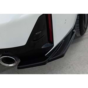 BMW G20 LCI 2022+ - Tampon Flap/Arka, A Plus M Pack V1 Stil, Piano Black Parlak Ürün Yüzeyi, Vakum