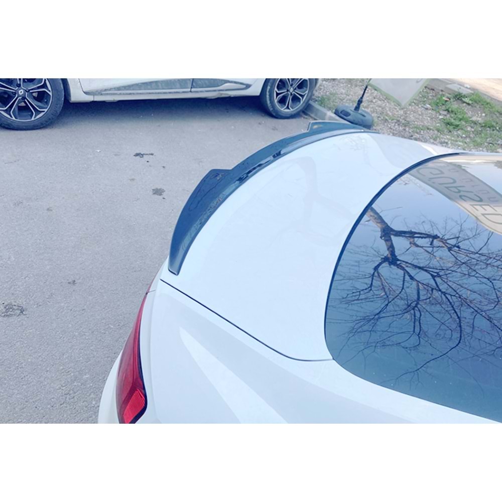 Audi A5 B9 C, SB 2016+ - Spoiler A Plus S Line V1 Cap Stil, Tavan üzeri, Çift Taraflı Piano Black Parlak Ürün Yüzey Vkm