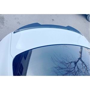 Audi A5 B9 C, SB 2016+ - Spoiler A Plus S Line V1 Cap Stil, Tavan üzeri, Çift Taraflı Piano Black Parlak Ürün Yüzey Vkm