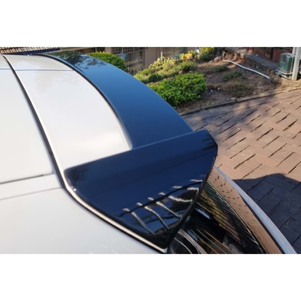 BMW E87 2004+ - Spoiler, 3D V2 Stil, Tavan Üzeri, Piano Black Boyalı Ürün Yüzeyi, ABS