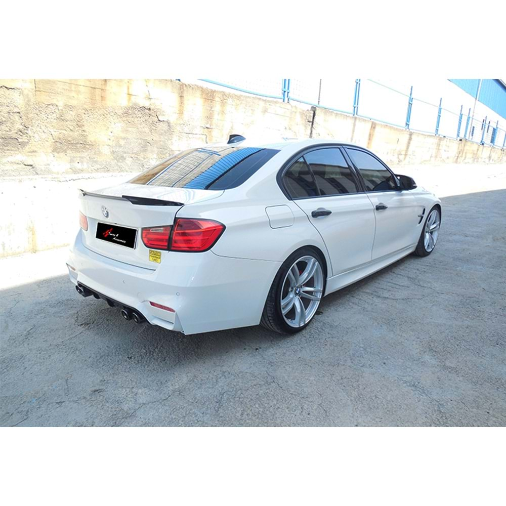 BMW F30 2012+ - Spoiler M4 V2 Stil Bagaj Üzeri, Piano Black Boyalı Ürün Yüzeyi ABS