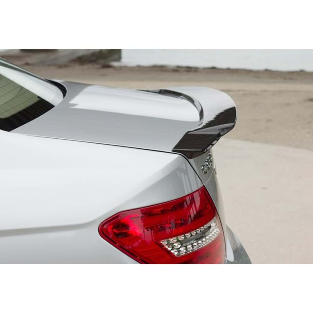M. Benz W204 2007+ - Spoiler, Renntech V2 Stil, Bagaj Üzeri, Piano Black Boyalı Ürün Yüzeyi, ABS