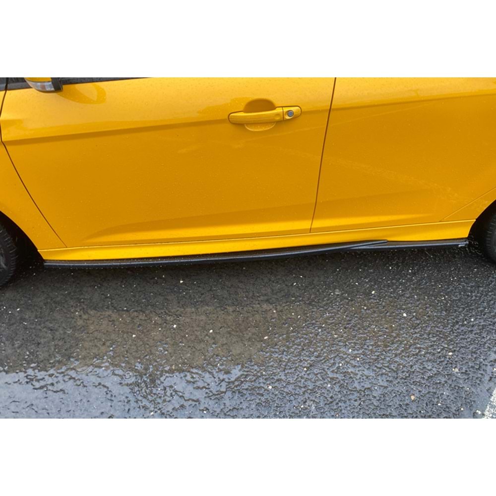 Ford Focus ST Mk3 2011+ - Marşpiyel Çıta/Alt A Plus ST V1 Stil 4 mm, Piano Black Parlak Ürün Yüzeyi, Vkm., Set