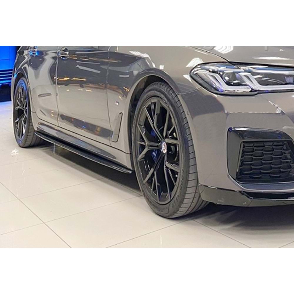 BMW G30 2017+ - Marşpiyel Çıta/Alt, B Plus Performance V3 Stil, Piano Black Parlak Ürün Yüzeyi, Vakum, Set