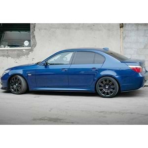 BMW E60 2003+ - Marşpiyel Çıta/Alt, B Plus M5 V1 Stil, 3 mm, Piano Black Ürün Yüzeyi, Vakum, Set