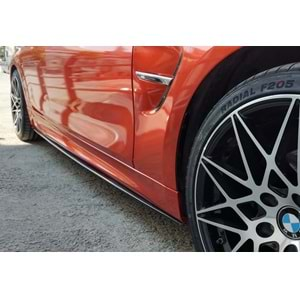 BMW F30 2012+ - Marşpiyel Alt Çıta Performance V1 Stil 2 mm, Piano Black Ürün Yüzeyi, Vakum, Set